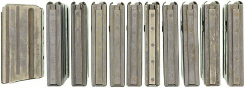 Konvolut aus 11 M16-Magazinen