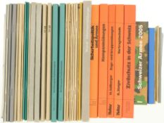 Konvolut von div. Reglementen und Büchern zur Schweizer Armee