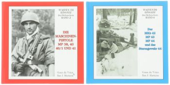 Konvolut von 2 Büchern, Waffen im Einsatz. Die PK-Foto-Serie Band II & IV