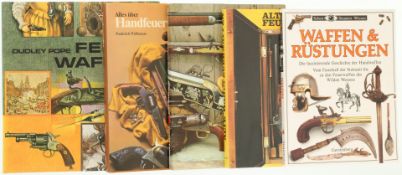 Konvolut 5 Bücher über Feuerwaffen