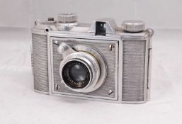 A French Pontiac Lynx II camera, c. 1940's, with P.Angenieux Paris Type Z5 lens no,68.454