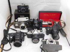 A mixed lot of camera's: to include an Argus Autronic 35, cased; a Ricoh KR-10 Super; a Fujica STX-1