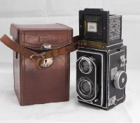 A Zeiss Ikon Ikoflex TLR camera, cased