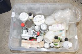 One box of varnishes