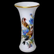 Meissen, Vase mit Kornblumen und Vögeln