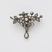 Blütenzweigbrosche mit Diamanten