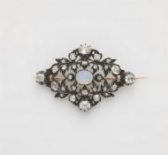 Brosche mit Diamanten und Opal
