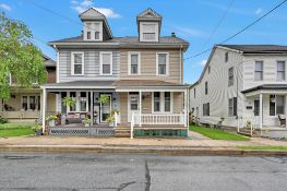 3 BED, 1.5 BATH SEMI DETACHED ON .08 ACRE LOT