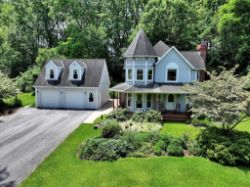 3 BED, 2½ BATH 2-STORY & 24X28 DETACHED GARAGE ON 1.5 +/- ACRE LOT