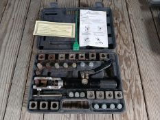 UNIVERSAL HYDRAULIC FLARING TOOL KIT