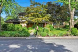 4 BED 3 BATH HOUSE W/ ATTACHED 2 CAR GARAGE