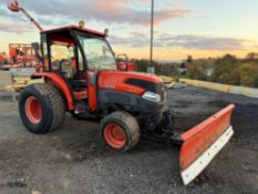Kubota L3940 w/angle blade