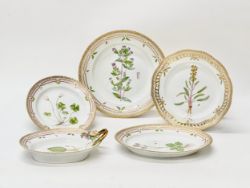 Fine 2 Day Antique & Mid Century Furniture Sale. To Include A Range Of Rare & Interesting Collectables