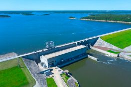 Enjoy the Outdoors Year-Round - Camp in Missouri's Twin Oaks Harbor Community!