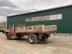 1974 FORD F700 CUSTOM CAB FLAT BED