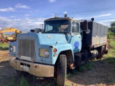 1974 Mack R685 Mechanic Truck