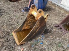 16in Backhoe Smooth Bucket