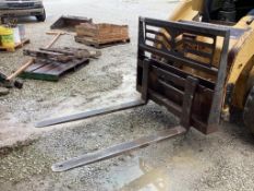 Skid Steer Mount Pallet Forks