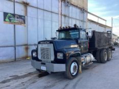 1975 Mack RS700L Tandem Day Cab
