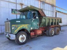 1977 White Road Boss 2 Truck Tandem Axle