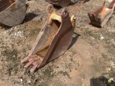 12in Backhoe Tooth Bucket