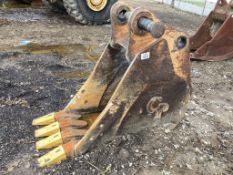 24in Excavator Tooth Bucket
