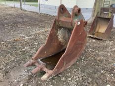 24in Excavator Tooth Bucket