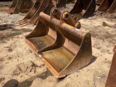 64in Excavator Smooth Bucket