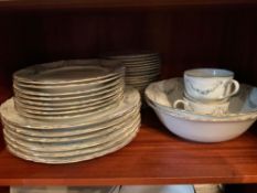 39 Pieces Hutschenreuther's Fontainebleau China