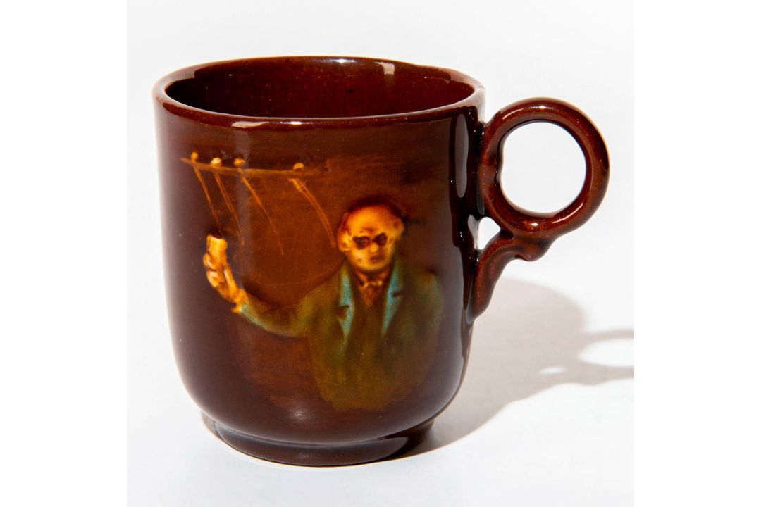 Royal Doulton Kingsware Demitasse Cup, Dickens Mr Pickwick - Bild 1 aus 3