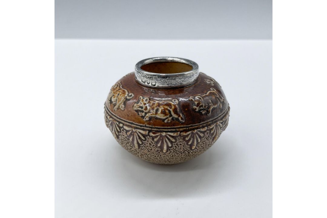 Doulton Lambeth Stoneware Match Striker with Sterling Rim - Bild 2 aus 5