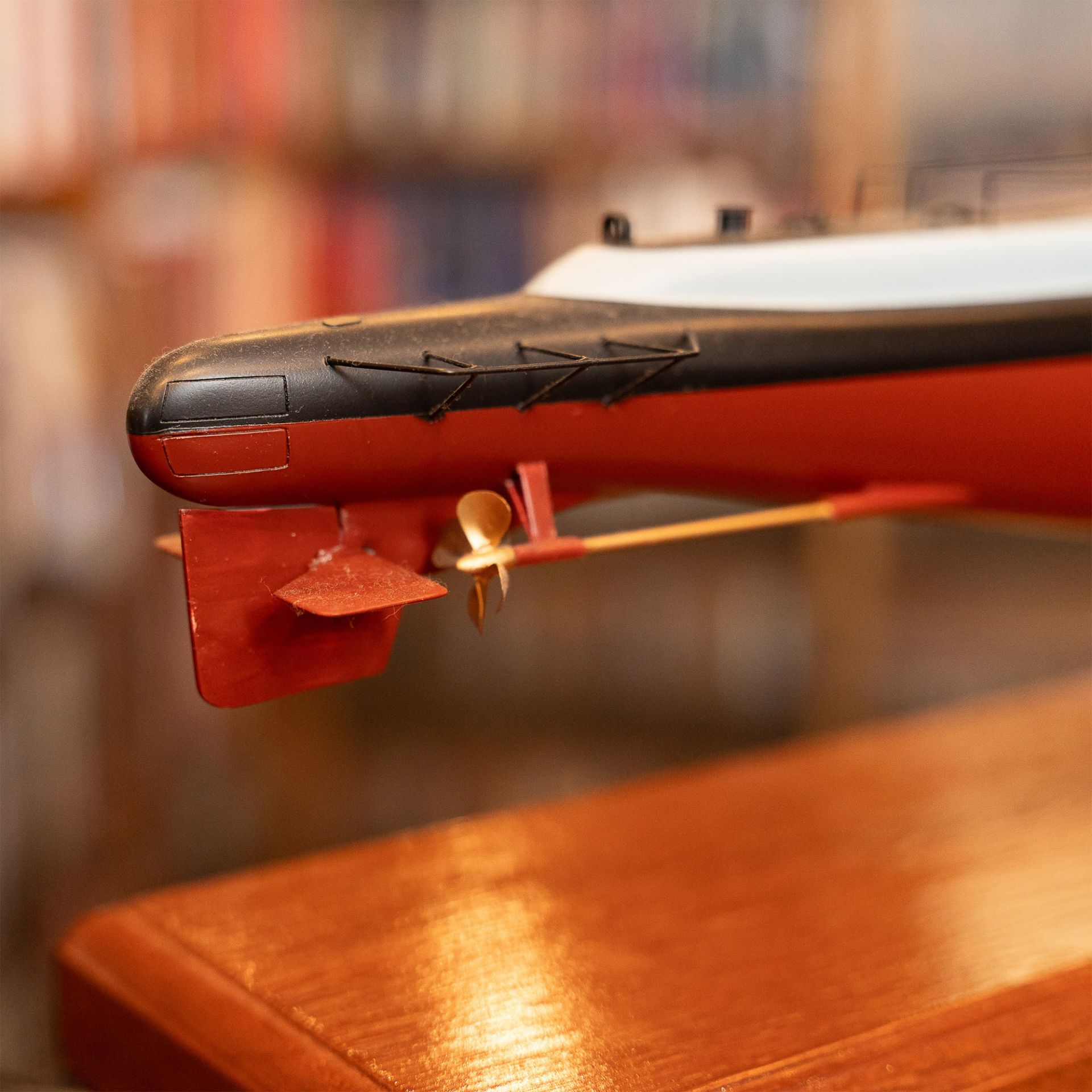 Detailed Scale Model of a U.S. Navy Submarine - Bild 5 aus 6