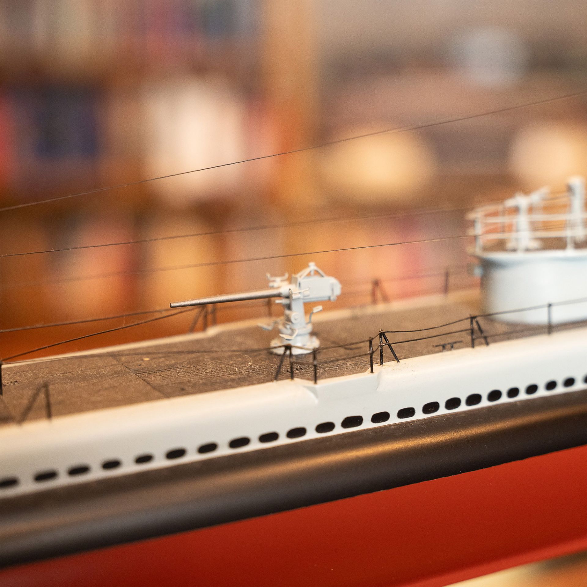 Detailed Scale Model of a U.S. Navy Submarine - Bild 4 aus 6