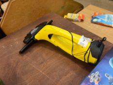KARCHER WINDOW VAC & CHARGER (WORKING)
