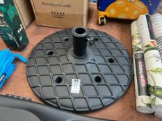 WATER FILLED PARASOL BASE (NEW)