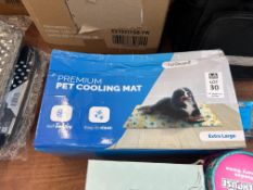FUR DREAMS PREMIUM PET COOLING MAT - PINEAPPLES - XL (NEW)