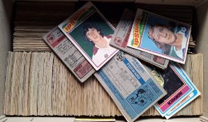 Trade cards, Football, Topps over 800 cards, majority are from either 1976 blue back, 1977 red