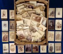 Photographs, Cartes de Visite, approx. 650 cards showing children, uniforms, families, groups, men