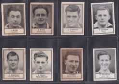 Trade cards, Barratt's, Famous Footballers, 'M' size, 26 different cards, mixed printings (some with