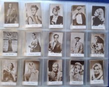 Trade cards, 4 sets plain back Film Stars, De Beukelaer Film Stars Gold Background (!32 cards), Film