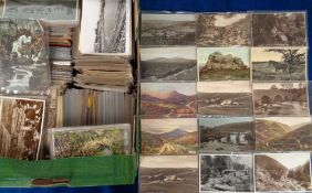 Postcards, a mainly UK topographical selection of over 1200 cards, with a few subject cards.