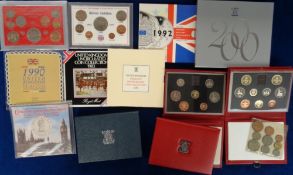 Coins, GB, 35 Royal Mint Uncirculated Coin Presentation Year Packs dating from 1970 to 2000, to