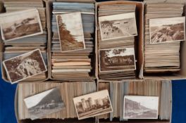 Postcards, a large collection of over 3000 cards, a mix of mostly foreign and UK topographical.