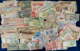 Bank Notes, approx. 400 foreign bank notes. Countries include France, Jersey, South Africa,