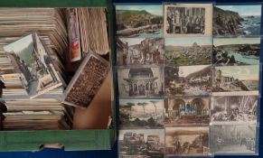 Postcards, a mixed collection of approx. 850 UK and foreign topographical and a few subject cards.