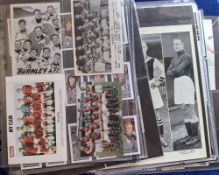 Trade cards, Football, over 170 cards, mainly featuring players or team groups of Burnley FC some