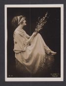 Cigarette card, Griffiths Bros., Beauties, 'L' size, type card, no X14 (gd) (1)