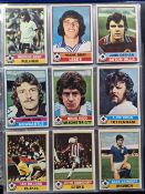 Trade cards, Topps 1977 Footballers Red & Black backs (set 330 cards) includes 3 unmarked checklists