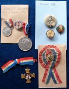 Royalty, 8 items (1901-1935) to include buttons, medals etc. Edward VII, George V and Queen Mary