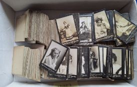 Cigarette cards, Ogden's Guinea Gold, large collection over 950 cards, all appear to be set 385S